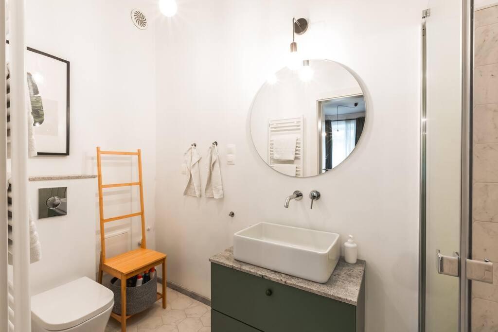 Cute Apartment Perfect For Business And Travel. Warsaw Exterior photo