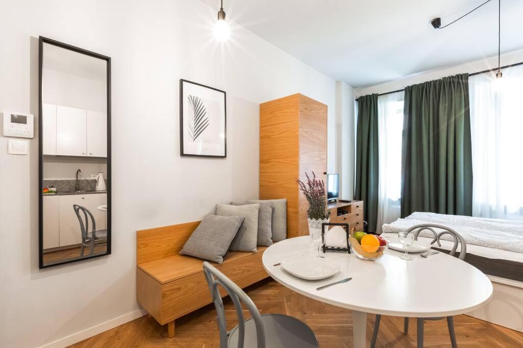 Cute Apartment Perfect For Business And Travel. Warsaw Exterior photo
