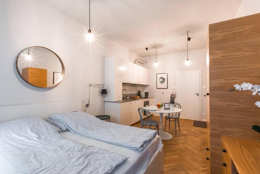 Cute Apartment Perfect For Business And Travel. Warsaw Exterior photo